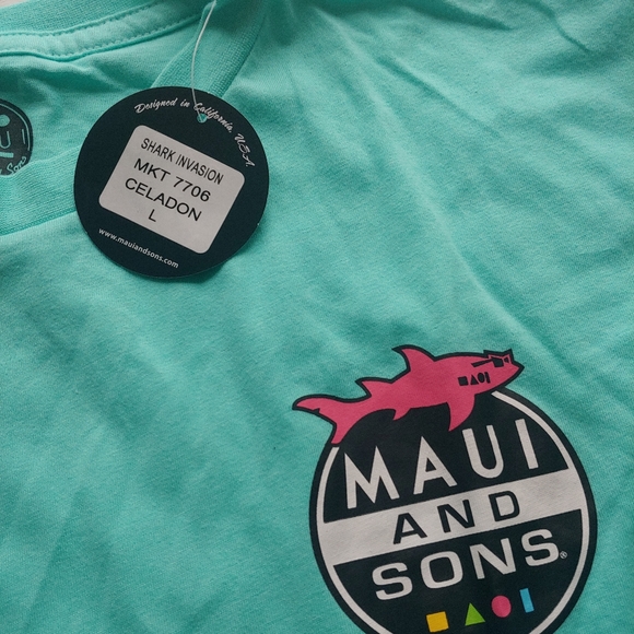 MAUI and Sons NEW Shark Invasion Crewneck Tee - Picture 3 of 8